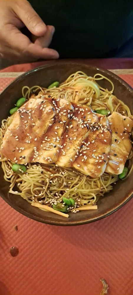 Nouilles Sautées Au Saumon